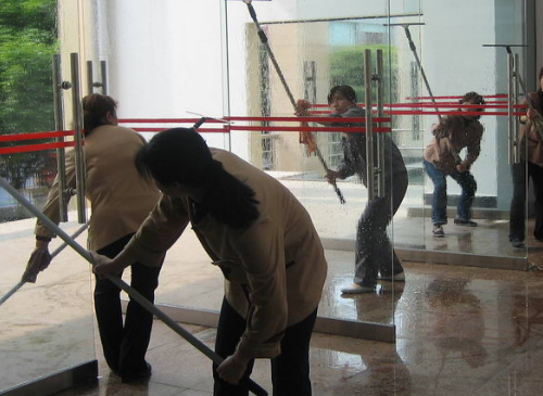 新房剛裝修完,如何快速有效的進行開荒保潔呢?